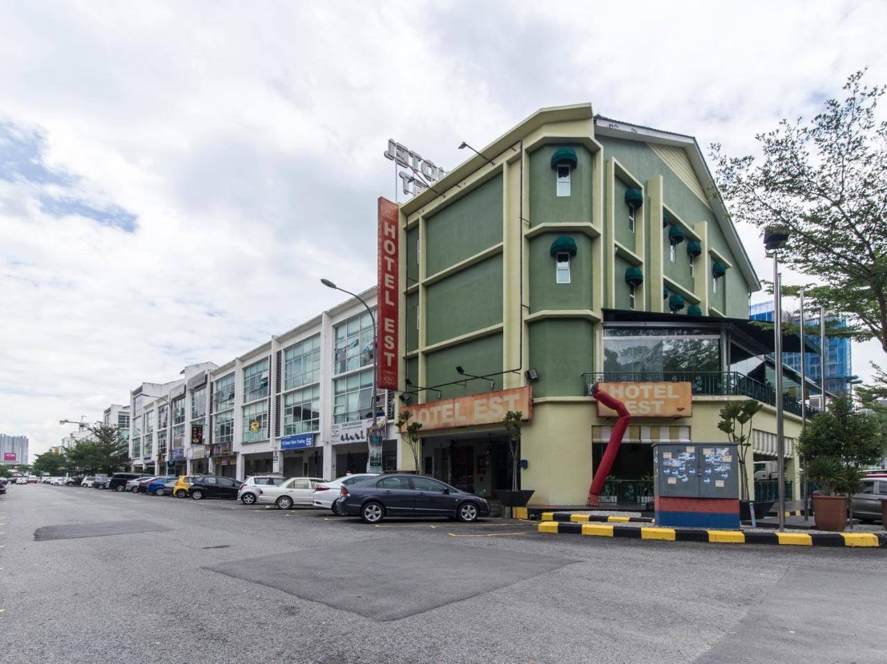 Oyo 604 Hotel Est Equine Park Seri Kembangan Exteriér fotografie